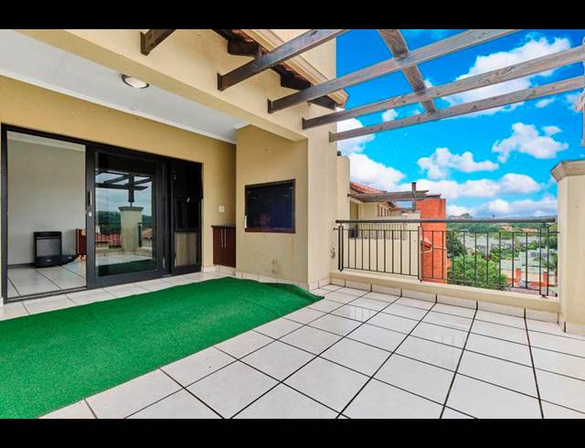 2 BEDROOM APARTMENT FOR SALE IN SUNNINGHILL